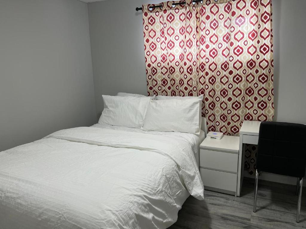 וויניפג Cozy Modern And Lavish 1 Bedroom Basement Suite מראה חיצוני תמונה